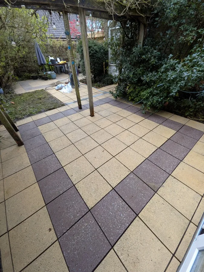 Hogedrukreiniging Zeeland – oprit en terras reinigen